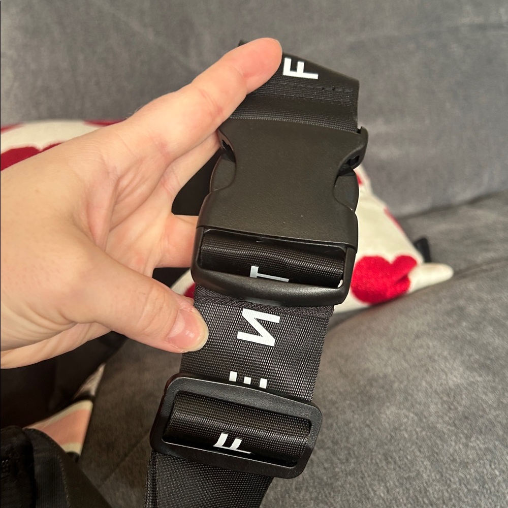 🖤Fenty Beauty Black Fanny Pack Belt Bag - Picture 4 of 6
